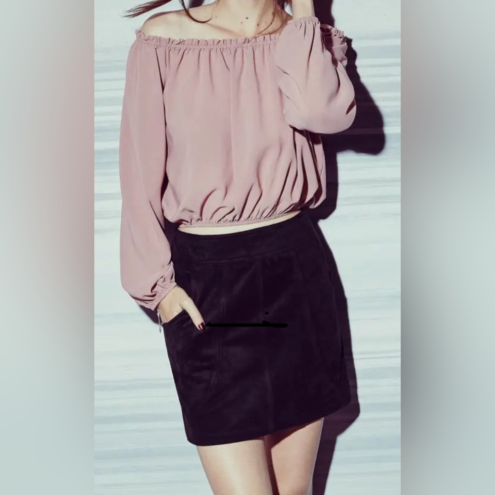 ASTR Off The Shoulder Long Sleeve Top